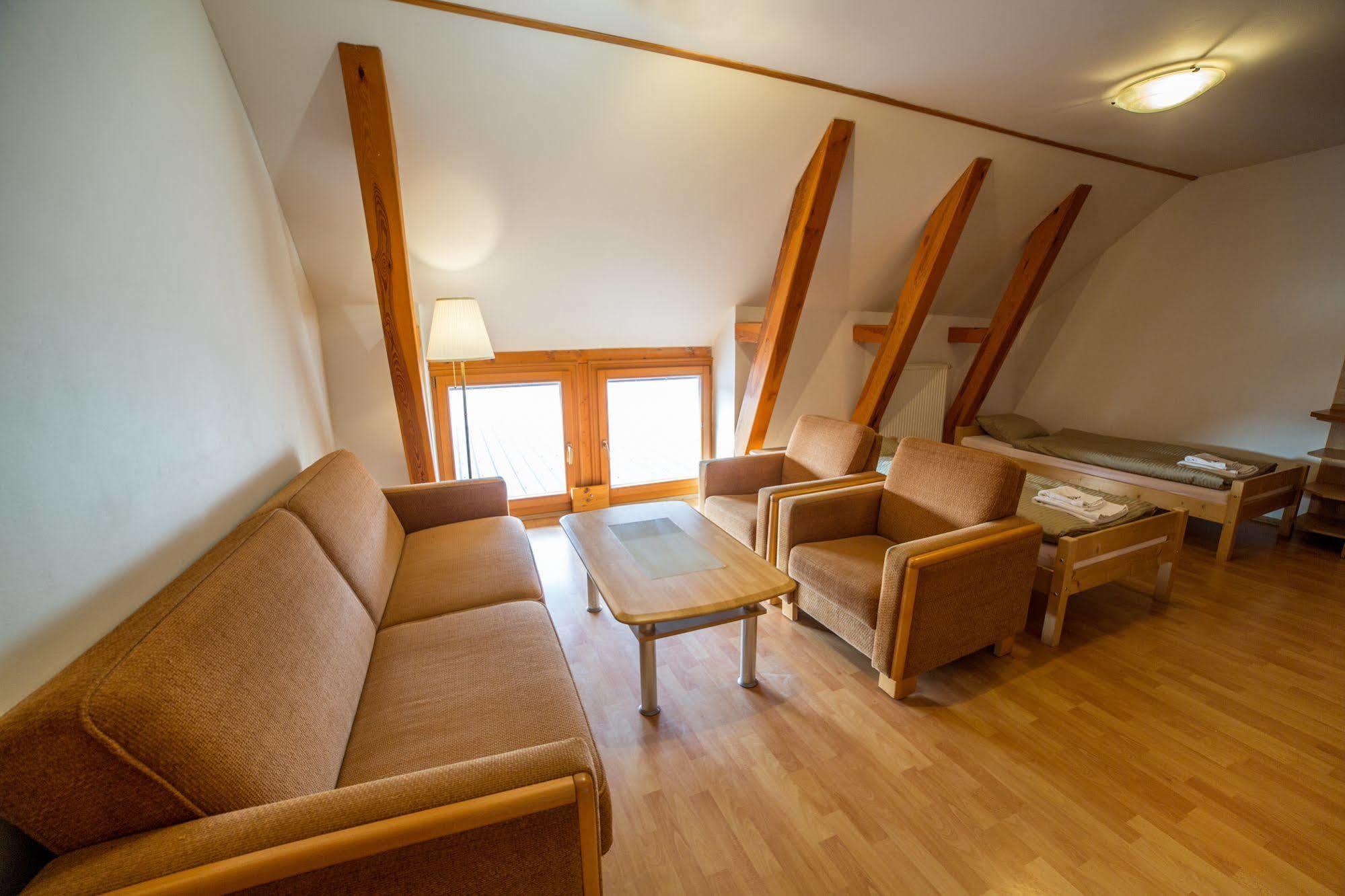 Hotel Farma Ptyrov Mnichovo Hradiště Zewnętrze zdjęcie