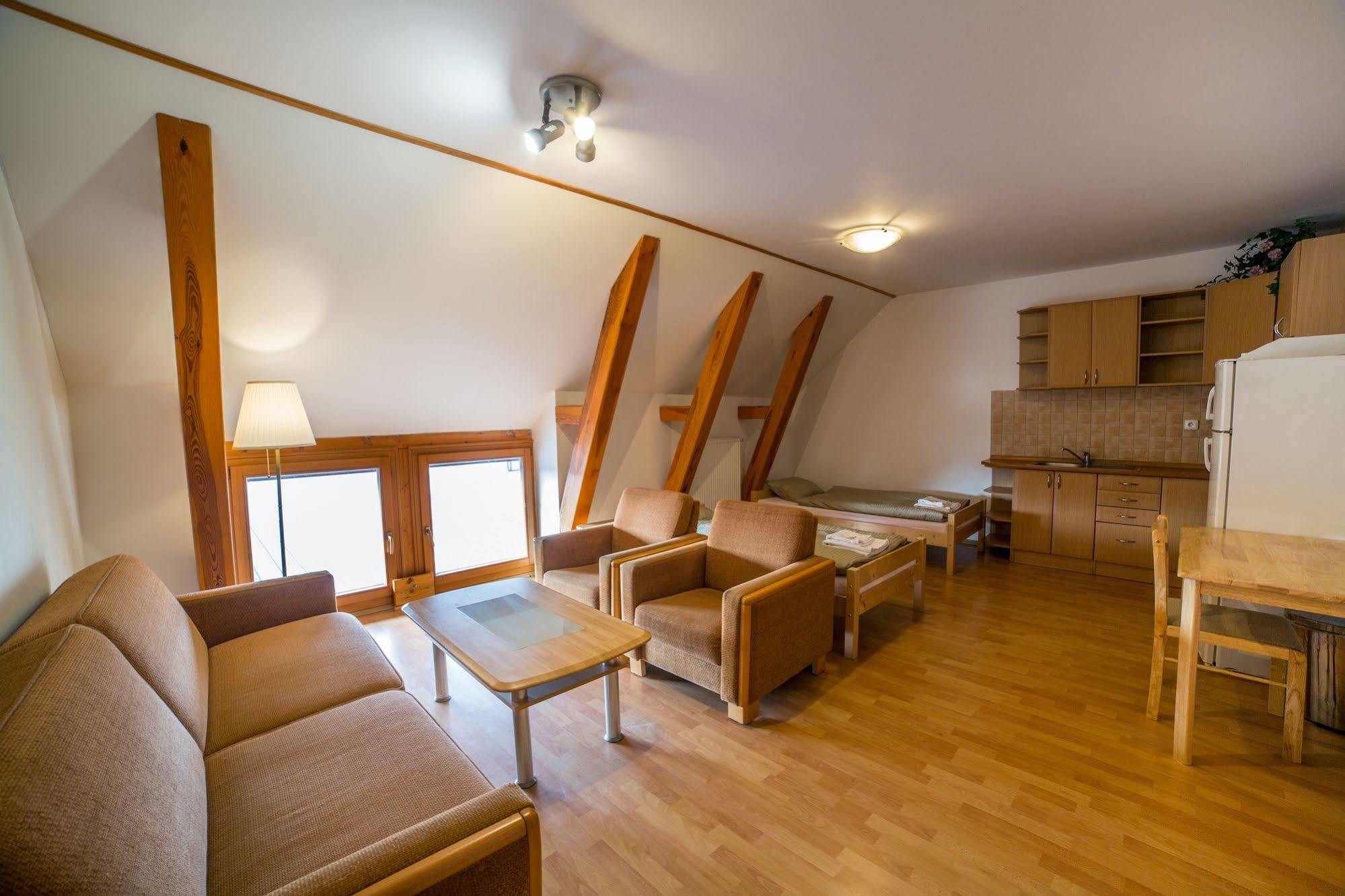 Hotel Farma Ptyrov Mnichovo Hradiště Zewnętrze zdjęcie